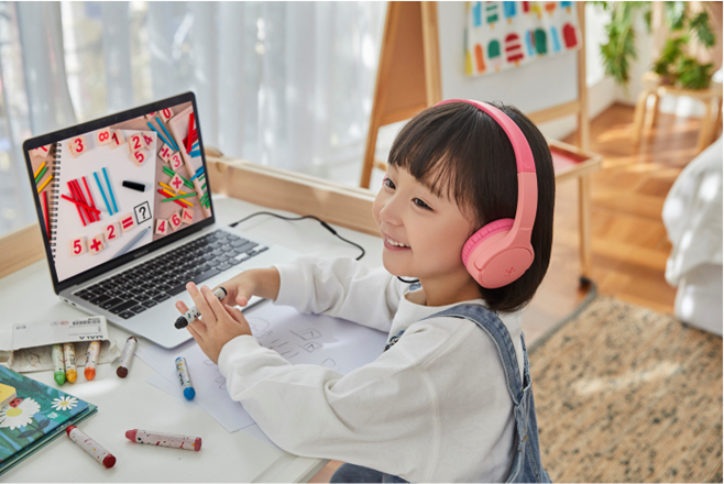 Belkin SOUNDFORM Mini Wireless On-Ear Headphones for Kids_.jpg